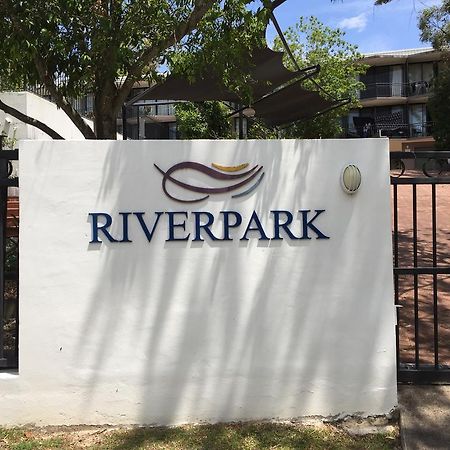 Riverpark - Studio Apartment ブリスベン エクステリア 写真