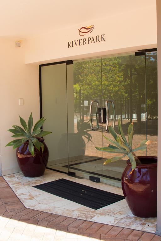 Riverpark - Studio Apartment ブリスベン エクステリア 写真